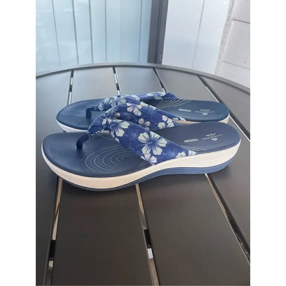 Women’s Clarks Aria Gibson Blue Floral Fabric Thong Sandals Size 10